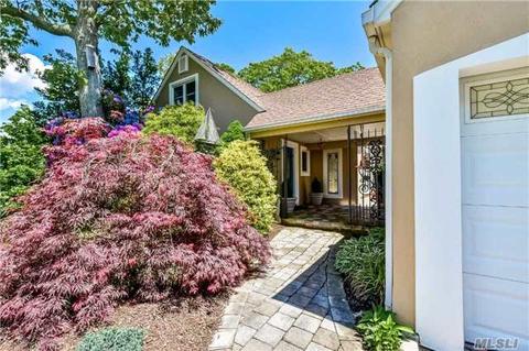 8 Kaywood Ct