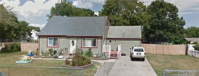 12 Block Island Dr Sound Beach, NY 11789