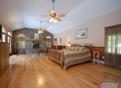 256 N Country Rd