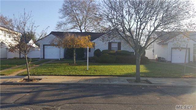 888 Oakfield Ave