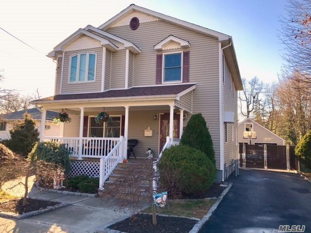 888 Oakfield Ave
