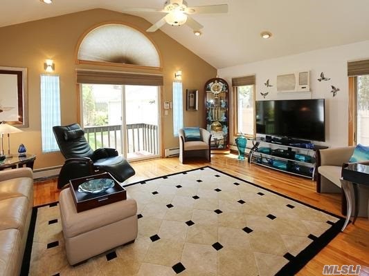 213 Water Ln