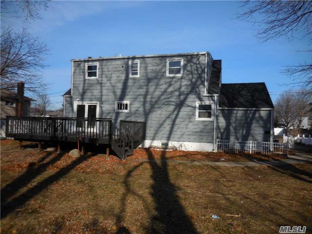 142 Ruth St