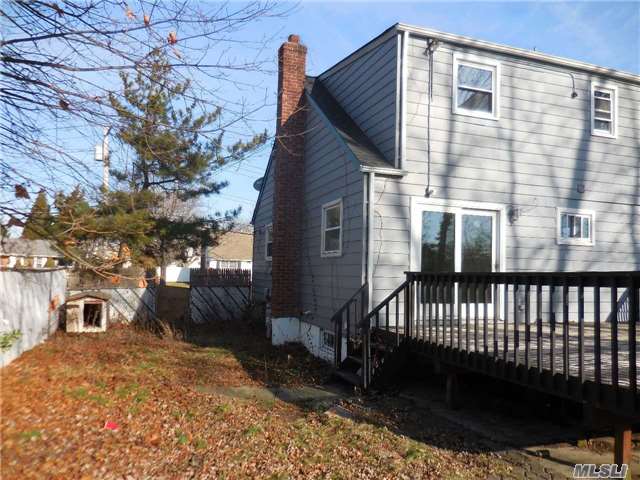142 Ruth St
