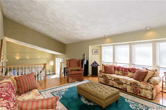 1 Chestnut Ln
