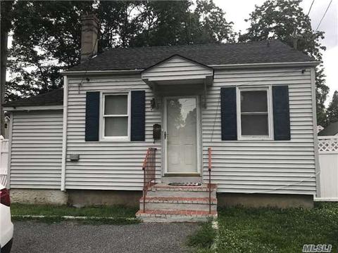 16 Lake Pl