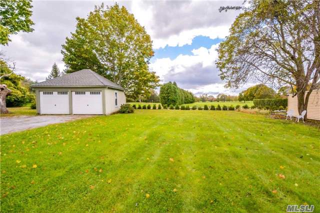 403 Lilac Ln