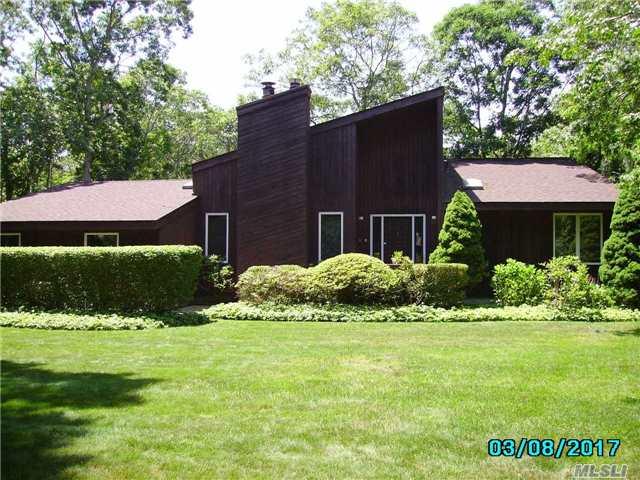 34 Hubbard Ln
