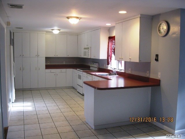 11 Madison St