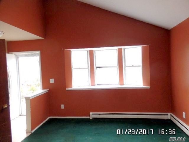 8 Quogue Rd
