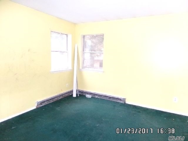 8 Quogue Rd