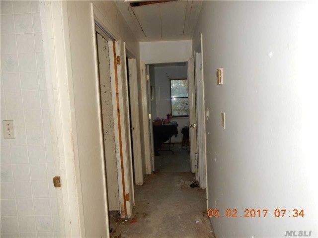 32 Grenville Ave