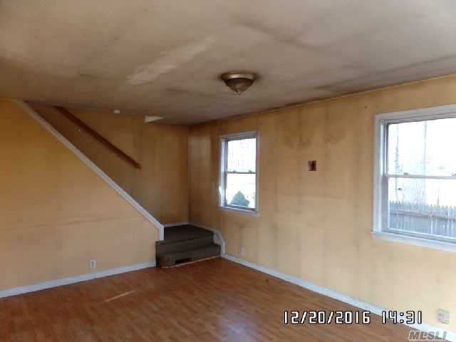 392 Lockwood Dr