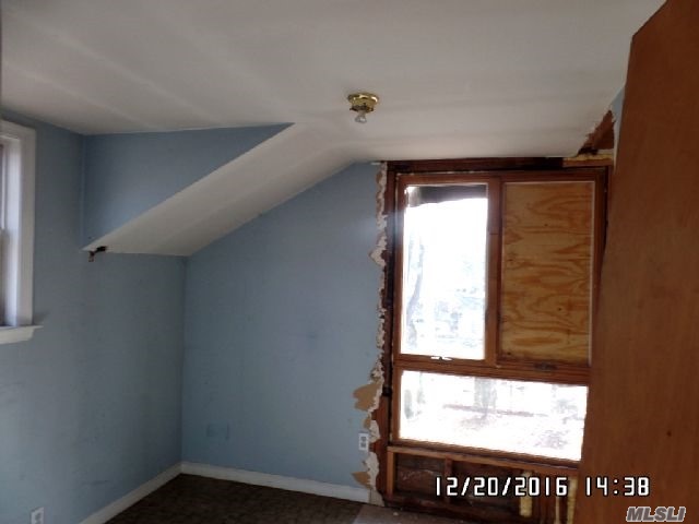 392 Lockwood Dr