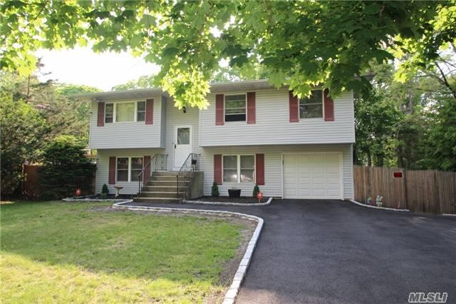 146 Moriches Middle Rd