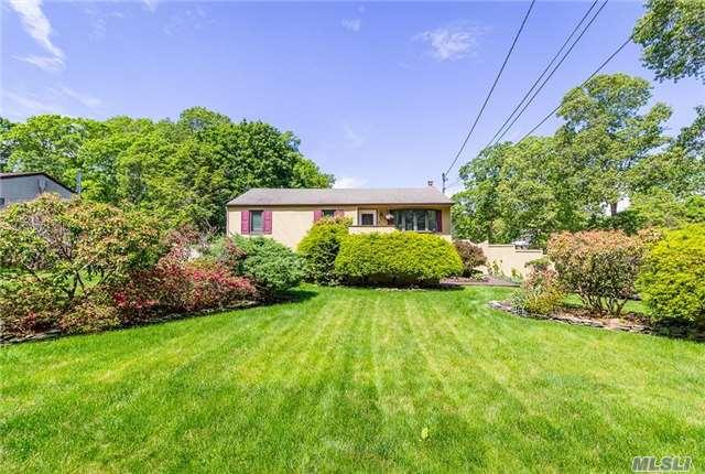 146 Moriches Middle Rd