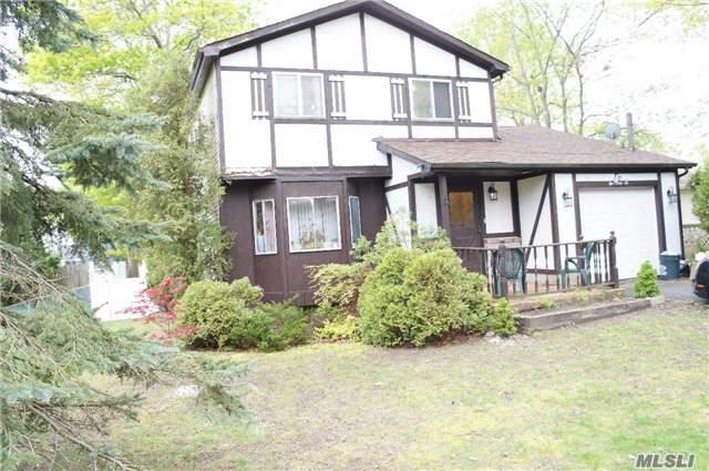 146 Moriches Middle Rd
