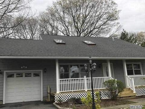 211 Huguenot Dr