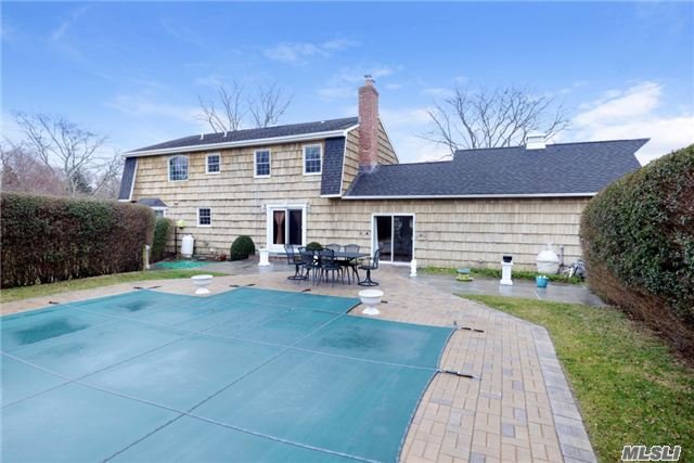 3245 Mill Ln