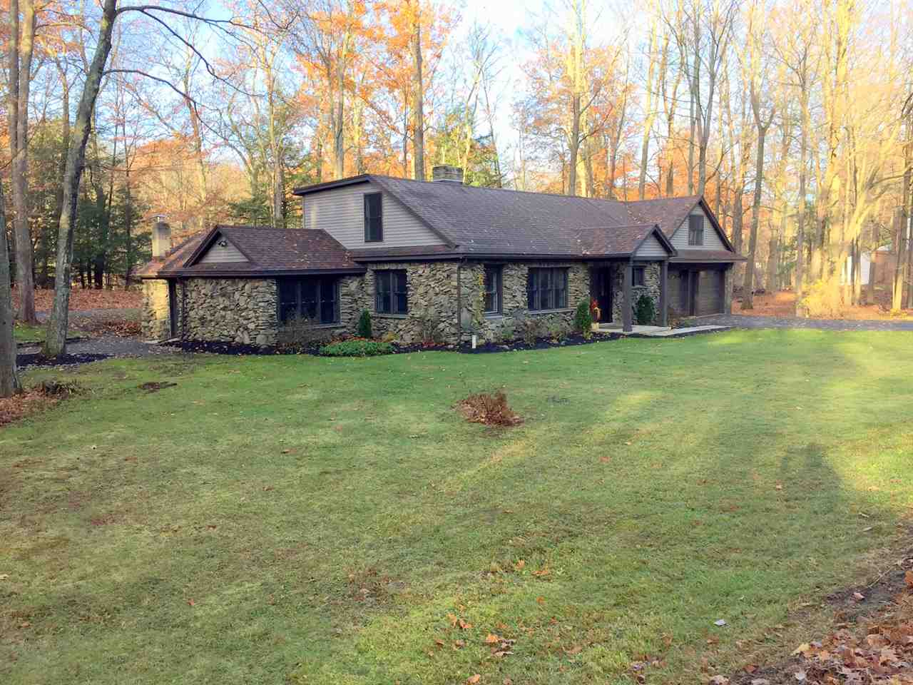 313 Thais Rd