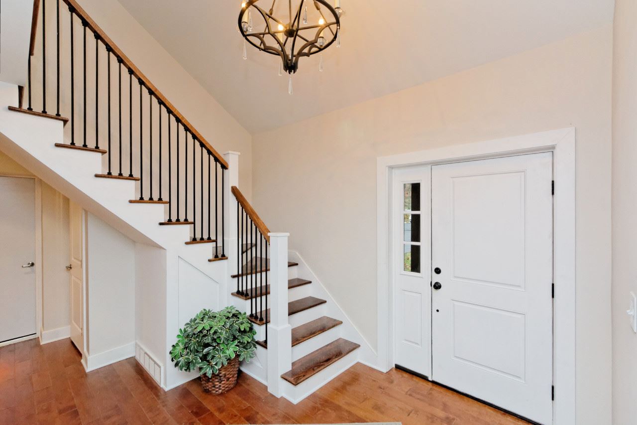 313 Thais Rd