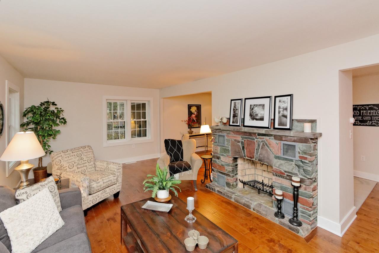313 Thais Rd