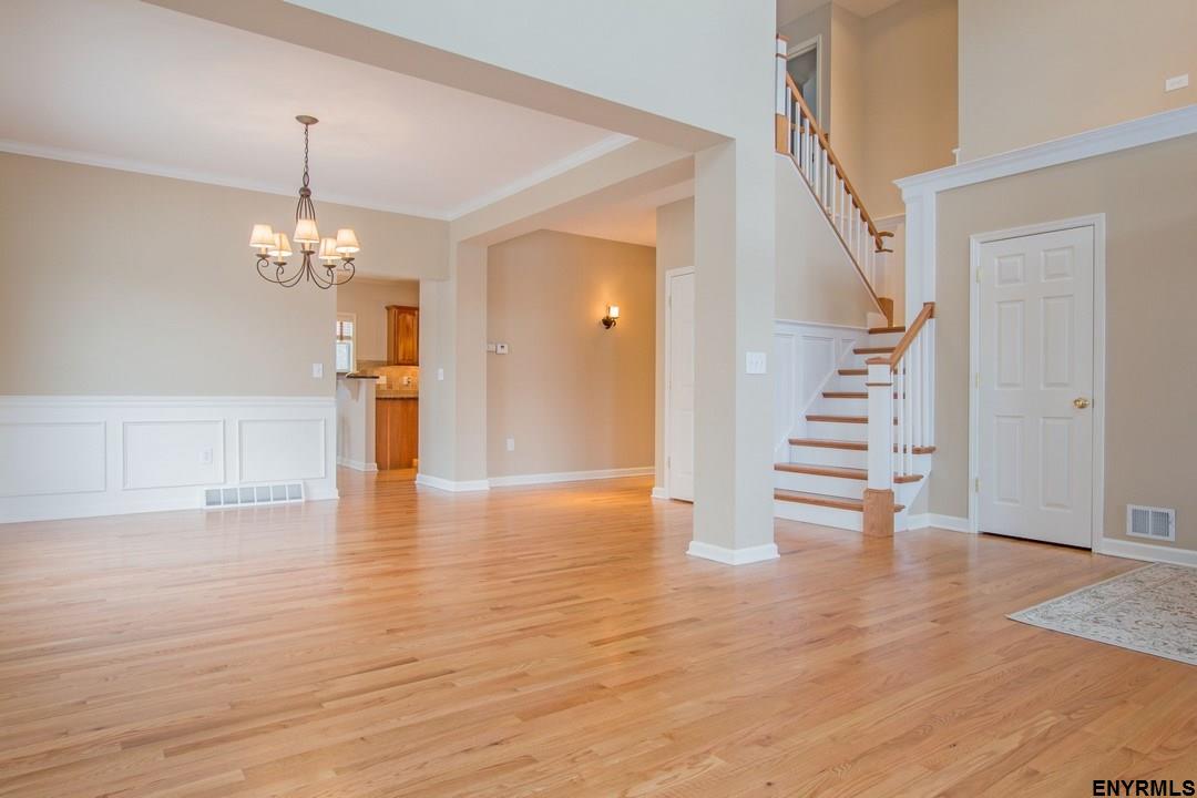 7 Tracey Ct