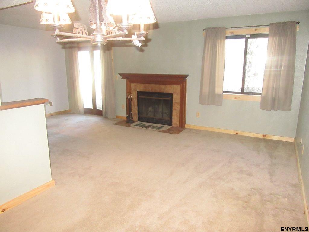 113 Hudson River Rd