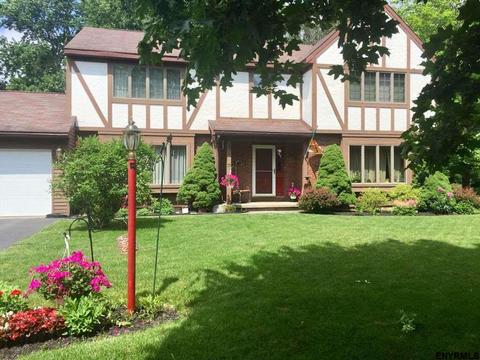 25 Westbury Ct