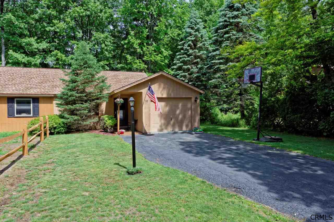 For Sale: 10 Glenbrook Dr Clifton Park, NY 12065