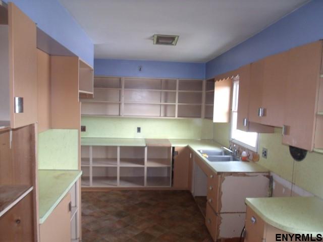 950 Sacandaga Rd