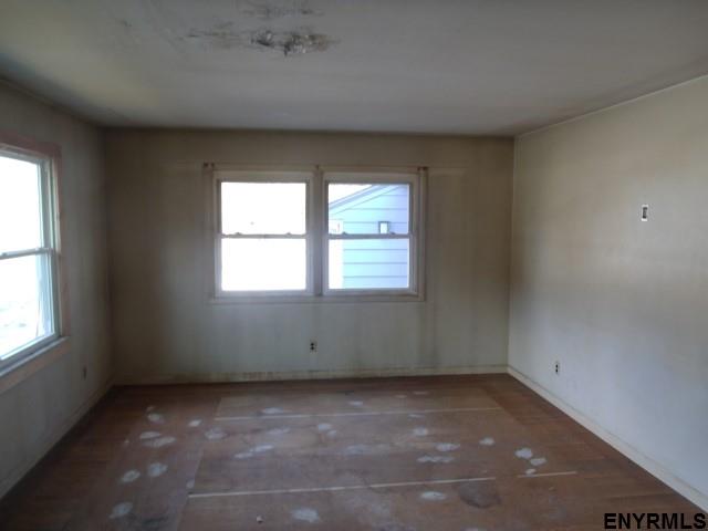 950 Sacandaga Rd