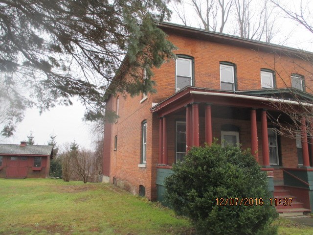 42 River St