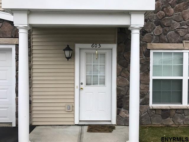 5 Circle Dr