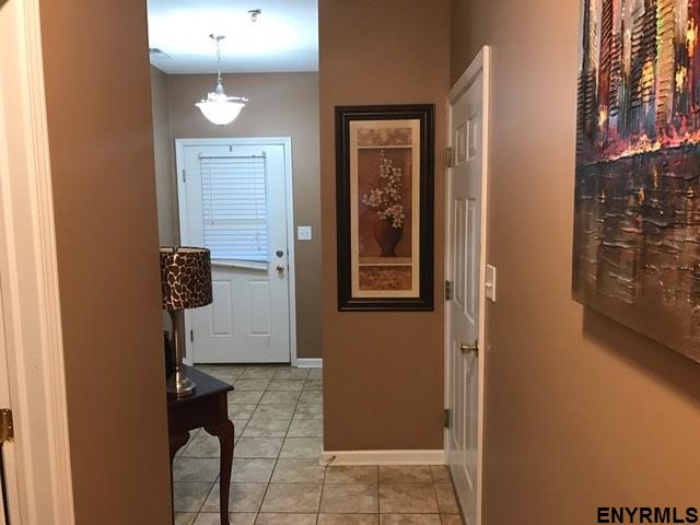 5 Circle Dr