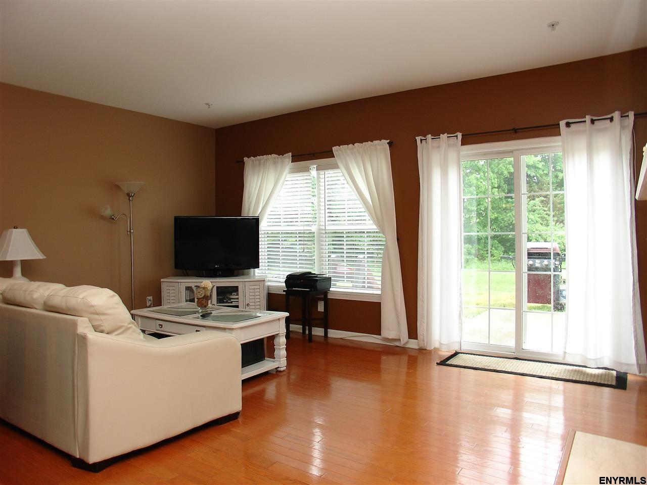 5 Circle Dr