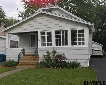 34 Elmhurst Ave