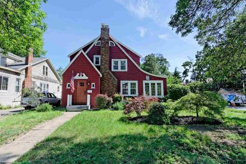 74 Hawthorne Ave