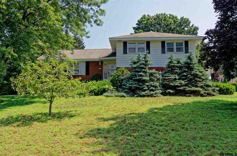 16 Louis Dr