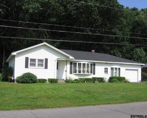 16 Louis Dr