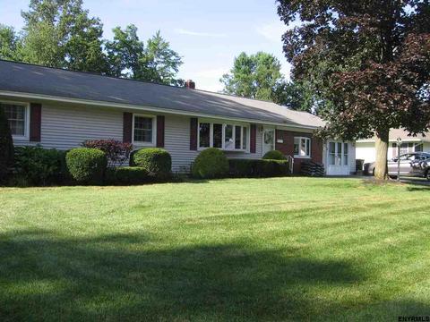 16 Louis Dr