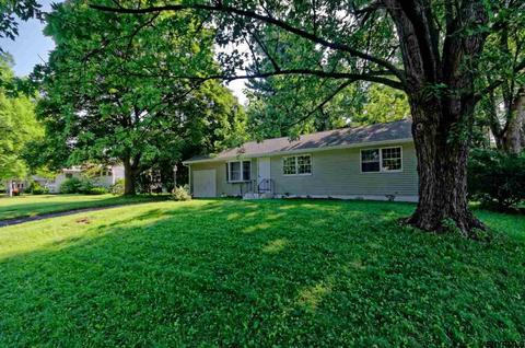 16 Louis Dr