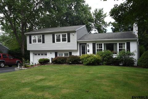 12 Oak Hill Dr