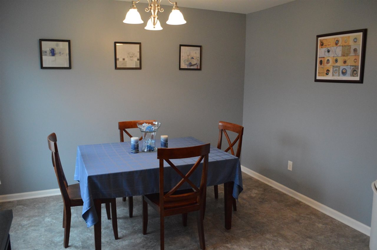 20 Red Oak Dr, Schenectady NY 12302