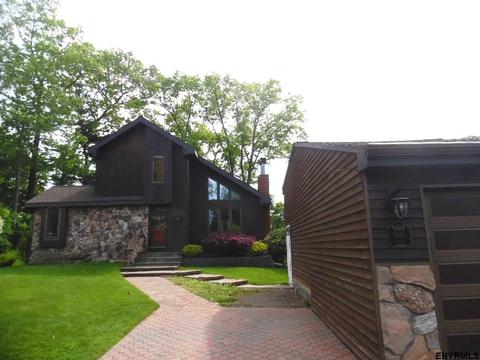 2115 Colgate Pl