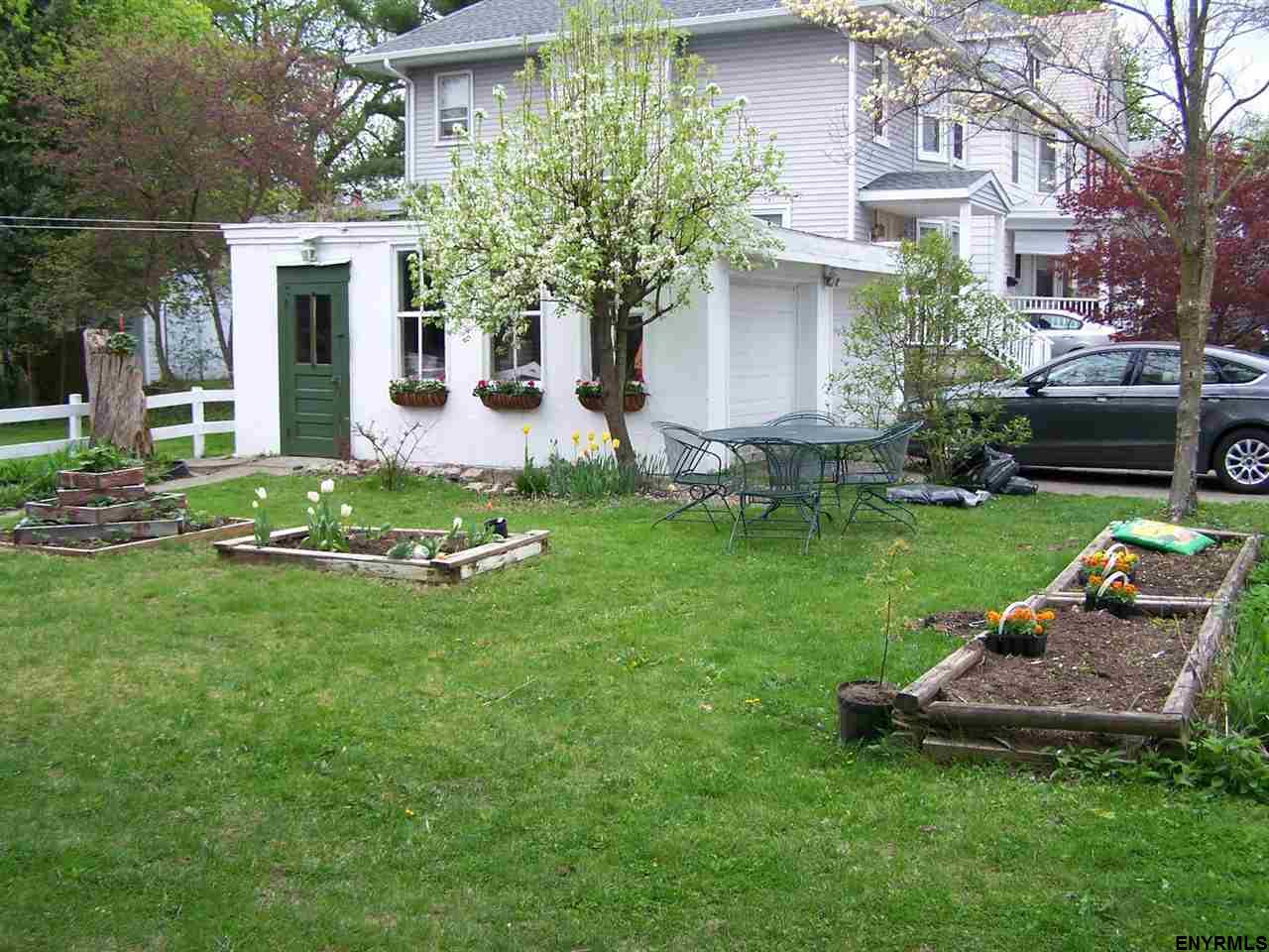 911 Wright Ave
