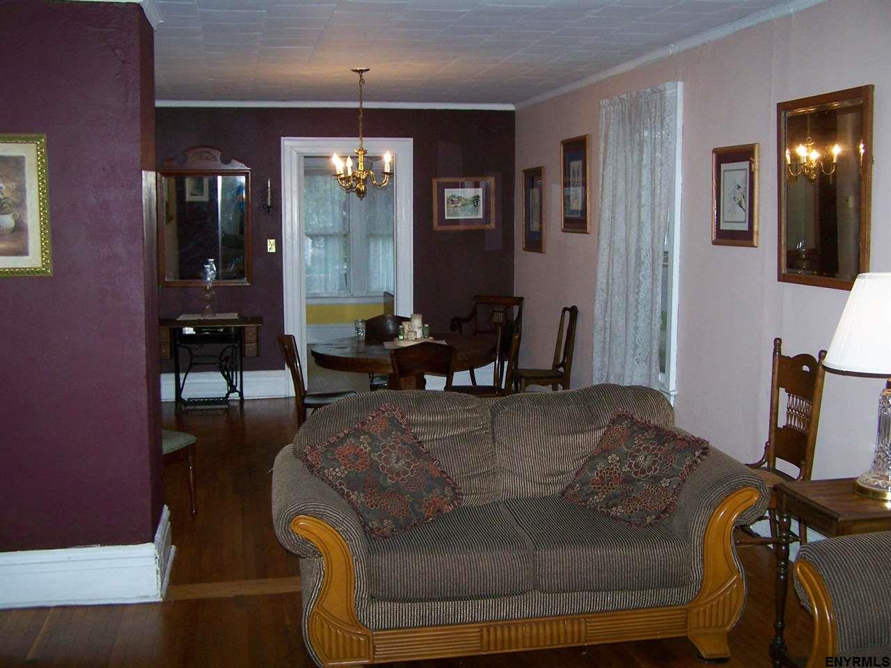 911 Wright Ave
