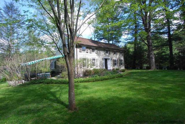 58 Carriage Dr