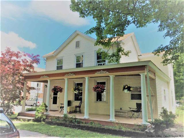 114 Latham Cir