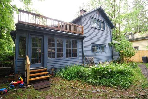 33 Pond Dr E